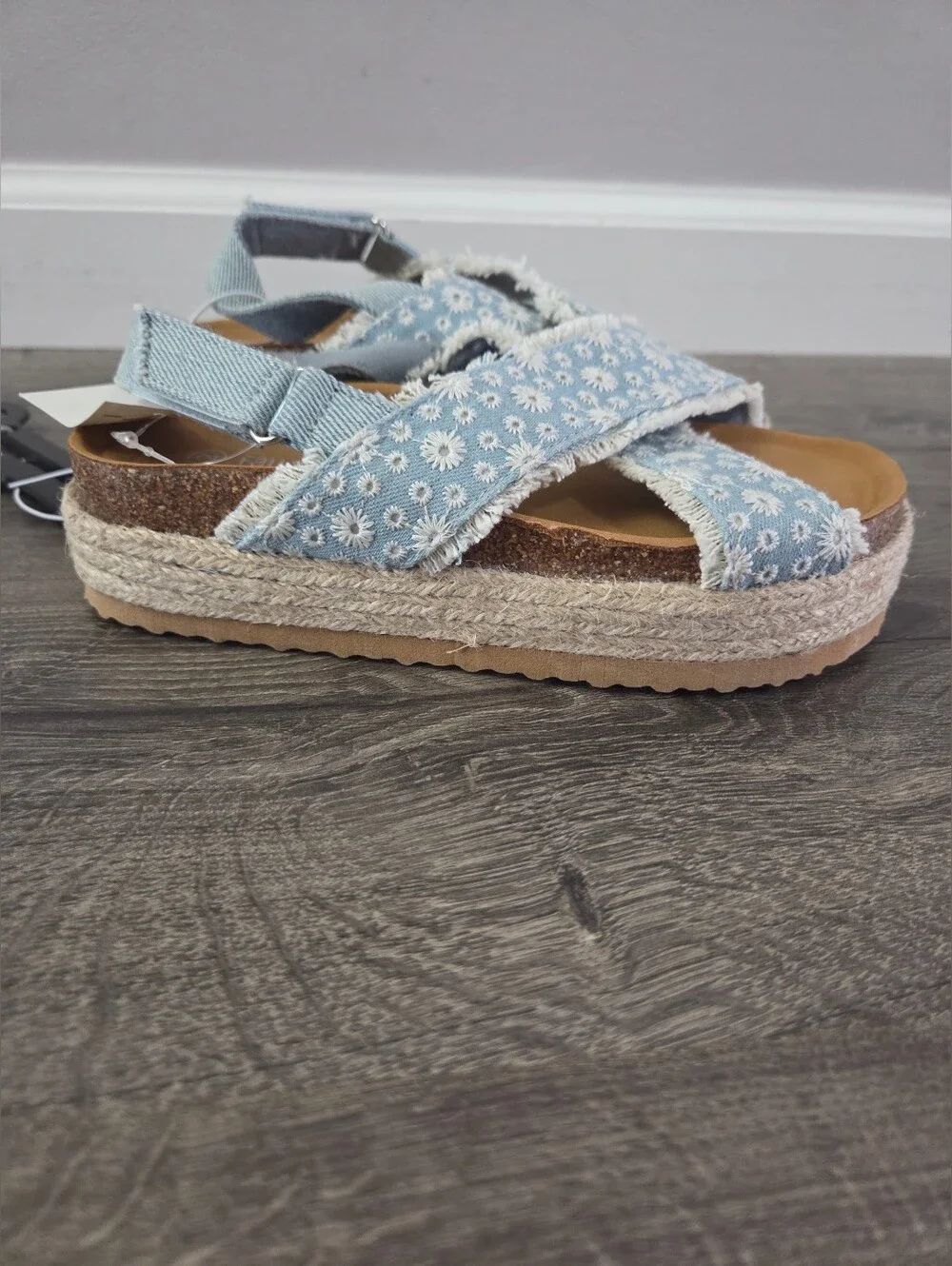 Girls Light Blue Daisy Espadrille Platform Sandals Size 3 NWT